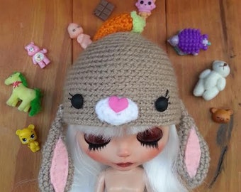 bunny with carrot blythe hat