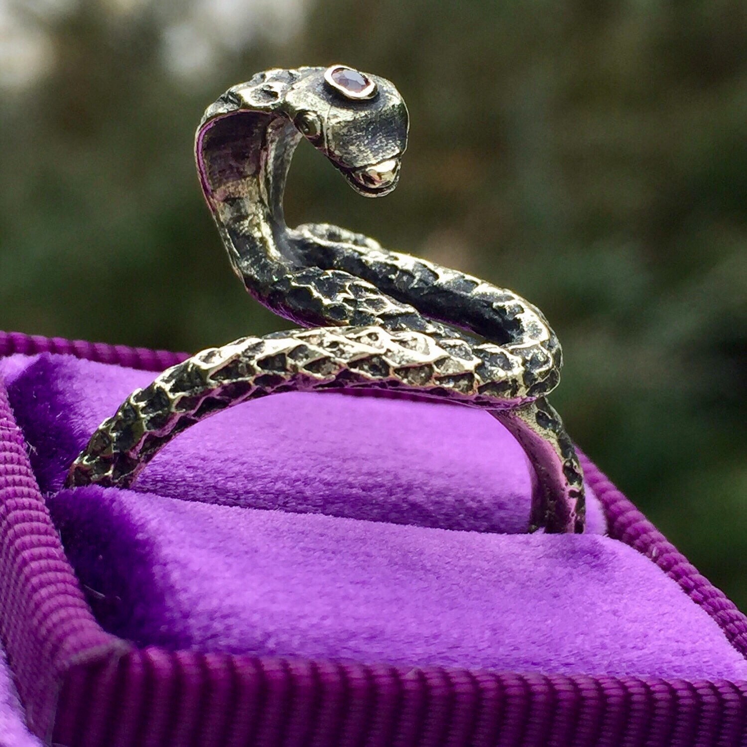 Charming Vintage 14k Yellow Gold Figural King Cobra Snake Ring