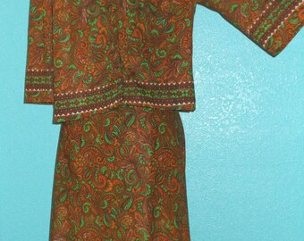 1960s Plus Earth Tones Slinky Nylon Jersey Paisley Jacket and Pencil Skirt — size 18