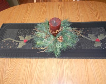 Christmas Table Runner/Primitive Table Runner/ Holiday Table Runner/ Country