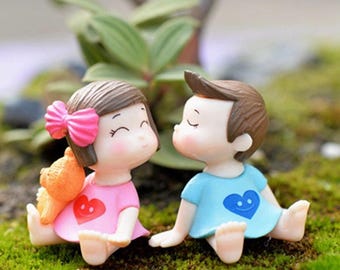 1Pair Sweety Lovers Couple Figurines Miniatures Fairy Garden Gnome Moss Terrariums Resin Crafts Decoration Accessories