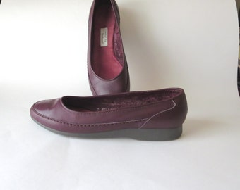 Vintage Wine Leather Flats by Rockport Size 8N