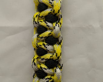 Bumble Bee with black pips