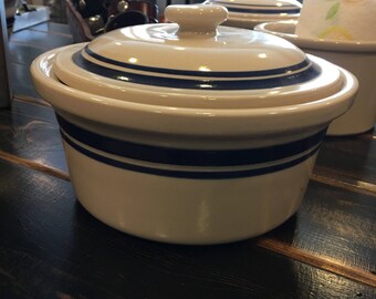 Stoneware casserole dish