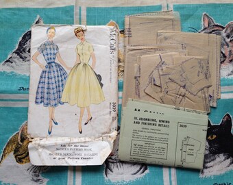 1954 dress pattern. McCall's 3039. 32 bust.