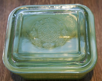 Vintage 1940s-1950s Jadeite Fire King Philbe Pattern Covered Refrigerator Dish 5"