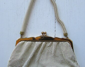 1950s whiting and davis handbag | vintage mesh handbag | vintage 1950s handbag | vintage white formal mesh handbag | The Penelope Handbag