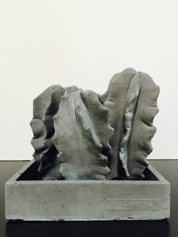 Peabo Garden Sculpture - Gray Ghost / Cement