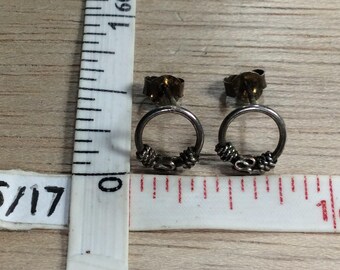 Vintage 925 Sterling Silver 1g Little Bali Design Earrings Used