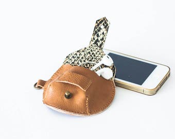 Earphones brown leather case, earbuds pouch headphone holder cable holder organizer earphone keeper coin purse