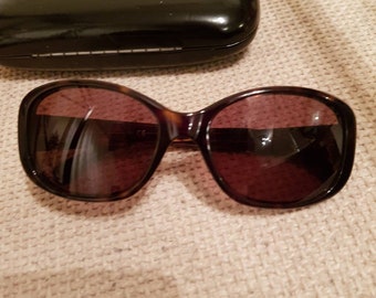 Vintage channel ladies sunglasses
