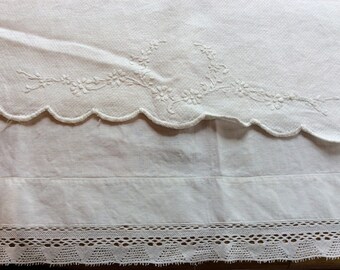 White table linens / set of 2