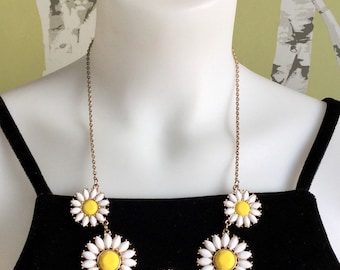 Vintage Daisy Necklace Yellow & White Petals 1960s Style Flower Power Retro Summer Boho Hippie