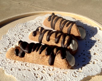 Organic Dog Treats - Traditional Cannoli - All Natural Dog Treats Organic Vegetarian - Shorty's Gourmet Treats