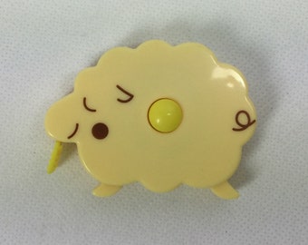 Sheep tape measure, retractable measure, measuring tape, yellow tape measure, knitters measuring tape, gift for knitter, animal tape measure