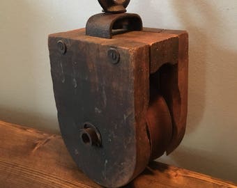 Primitive block Pulley