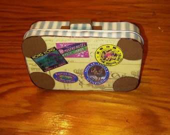 Altered Altoid Tin Suitcase