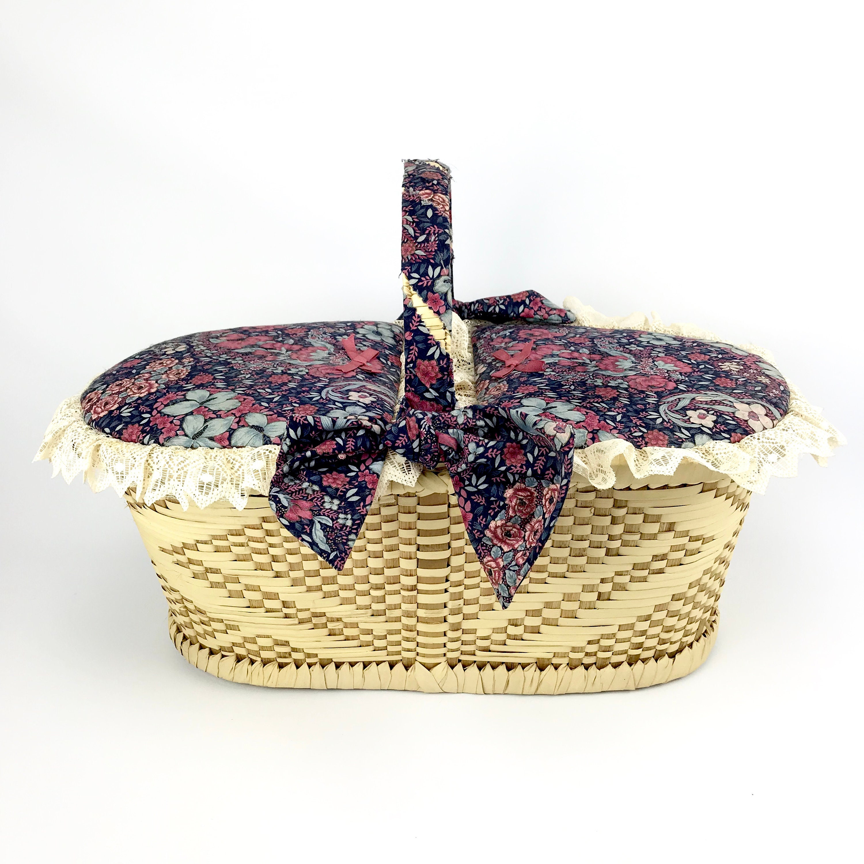 Vintage Wicker Picnic Basket w/ Blue Service for 4 - Padded Fabric ... Vintage Wicker Picnic Basket w/ Blue Service for 4 - Padded Fabric ...