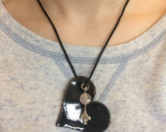 Black heart necklace