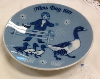 Vintage Mother's Day Plate