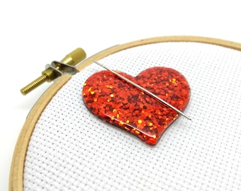 Red heart needle minder - magnet for cross stich - glitter resin heart needle nanny - needleminder for embroidery