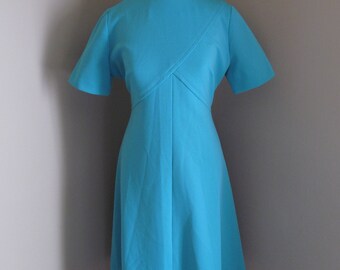 Vintage 1960s robins egg geometric mod dress