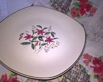 Midwinter Stylecraft Fashion Shape pedestal cake stand, with matt finish and chrome base.