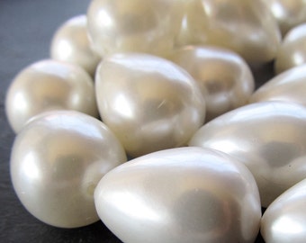 Shell Pearl Beads 16 X 9mm Lustrous Pure White Shell Pearl Smooth Teardrops - 6 Pieces