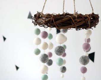 Felt Ball Grapevine Mobile. Pom Pom Mobile. Felt Ball Mobile, Nursery Mobile. Nursery Decor. Pastels Nursery.