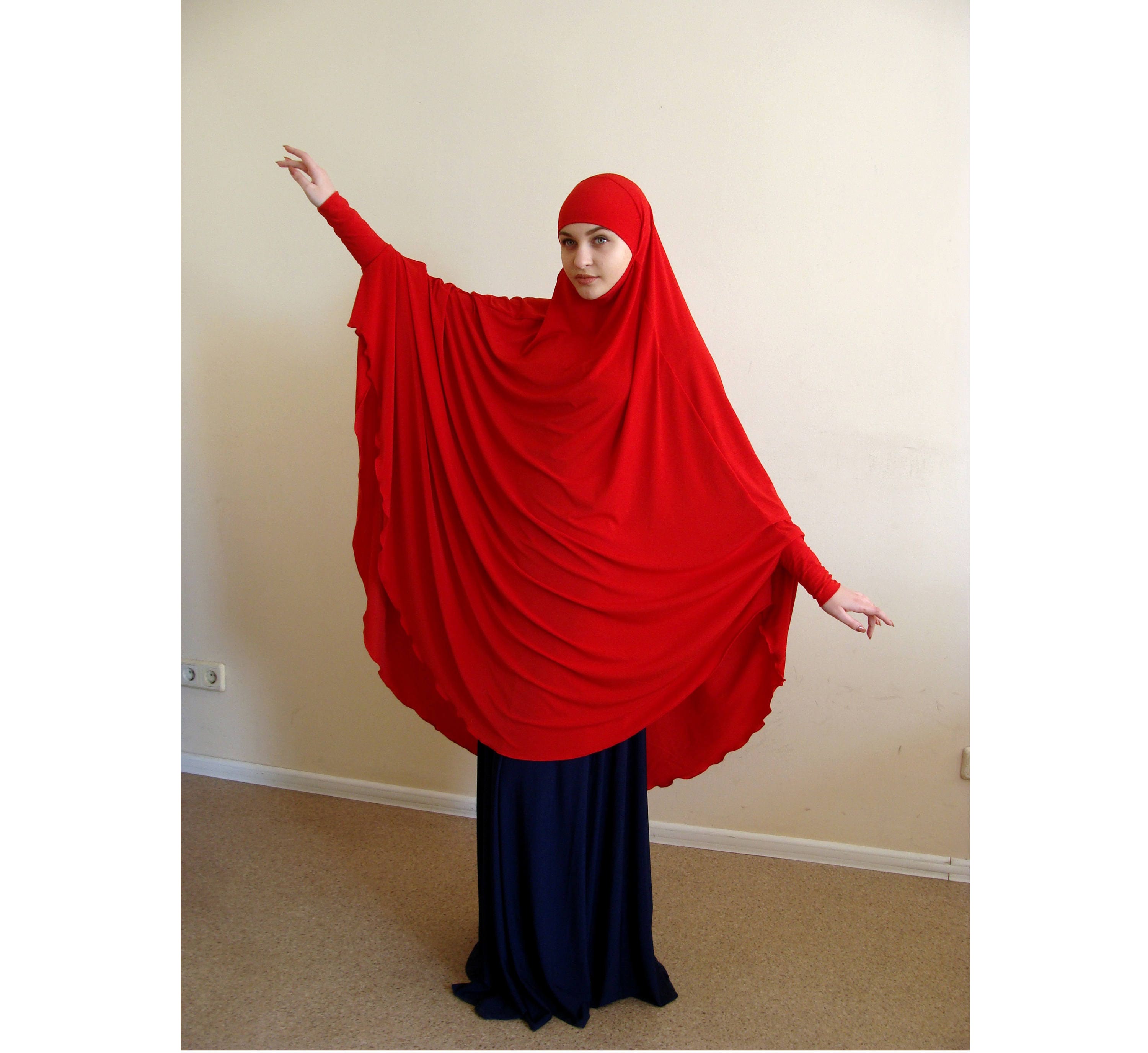 Transformateur rouge  Khimar burqa  niqab cerise niqab burqa 