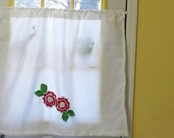 Retro White Kitchen Curtains, Crochet Cafe Curtains, Kitchen Window curtains, Flowers Crochet Cafe Curtains pink Cafe curtains.