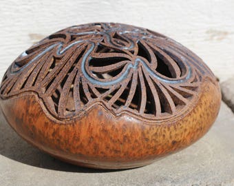 Handmade pottery vessel