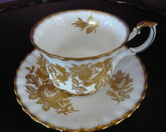Royal Albert "GOLDEN ROSE" Teacup and Saucer