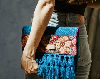 Blue Clutch Shawl with flower fabric