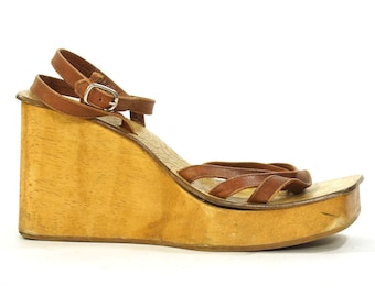 90s Platform Sandals / Vintage 1990s Wooden Wedges / Strappy Leather Open Toe Clogs by Candie's / Hippie Boho Club Kid / Women's Size 7