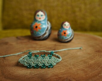 Green fresh micro macrame bracelet