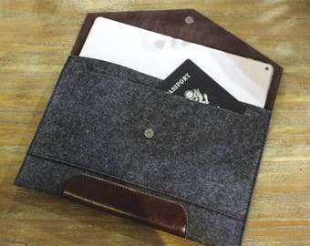 Felt Laptop Case, Distressed leather bag, ipad pro sleeve, wool felted clutch, 15" Tablet cover, Mac book case, Travel Accessories holder