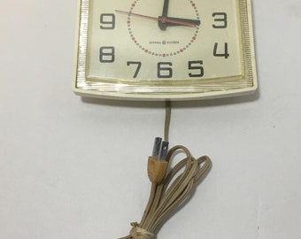 General Electric Wall Clock Model 2110-A, Mid Century