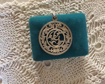 Plafina sterling silver ornate monogrammed G pendant