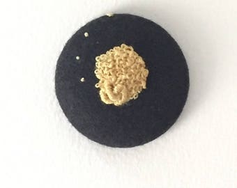Embroidered knot brooch - gold, unique wearable art