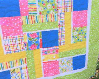 Handmade Lap Quilt Floral Quilt, Size 46 x 54 inches, Homemade Quilts For Sale, Girl Quilt, Baby Girl Quilt, Baby Shower Gift, Daisies