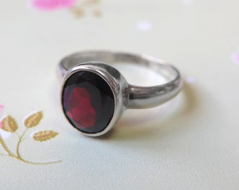 Garnet ring - January Birthstone - Sterling Silver Ring - silver Garnet ring - red Garnet ring - Garnet Jewelry - Simple Garnet Ring