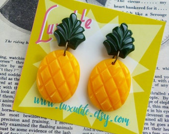 Pineapple Earrings! Large Vintage-inspired bakelite fakelite carved pineapple earrings- 1940's 50's style by Luxulite