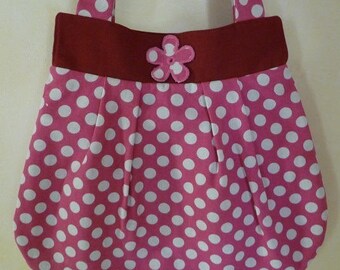 purse is pleated with headband