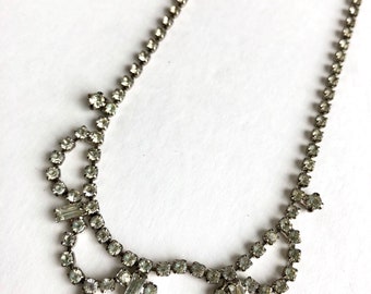 Simple Vintage Rhinestone Necklace