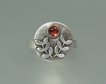 Laurel leaf statement ring, woodland leaf ring, nature inspired garnet ring, January birthstone boho nature ring, forest leaf ring