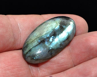 Labradorite cabochon, no. 114, 50.8 carat