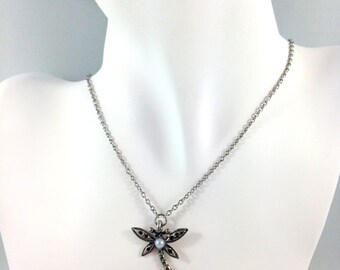 Dragonfly necklace Tin with White Pearl