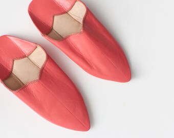 Women's Pink Leather Babouche || Traditional Moroccan Pointed Slippers || Dyed With Natural Colour || Coral
