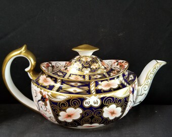 Royal Crown Derby 2451 Traditional Imari Teapot with lid Tea Pot